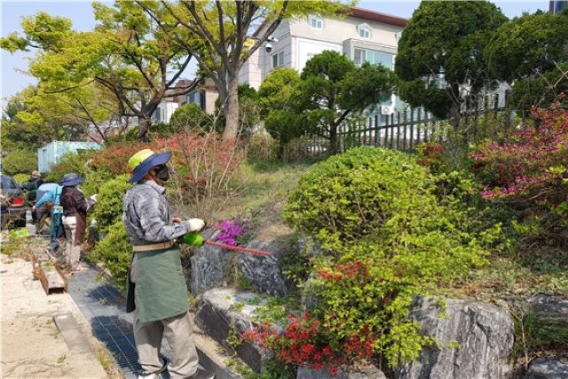 “경기도 시민정원사가 정원을 관리해 드립니다”…활동대상지 모집
