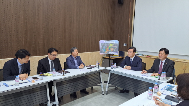 김성제 의왕시장 백운호수 초중통합학교 설립관련 간담회 참석